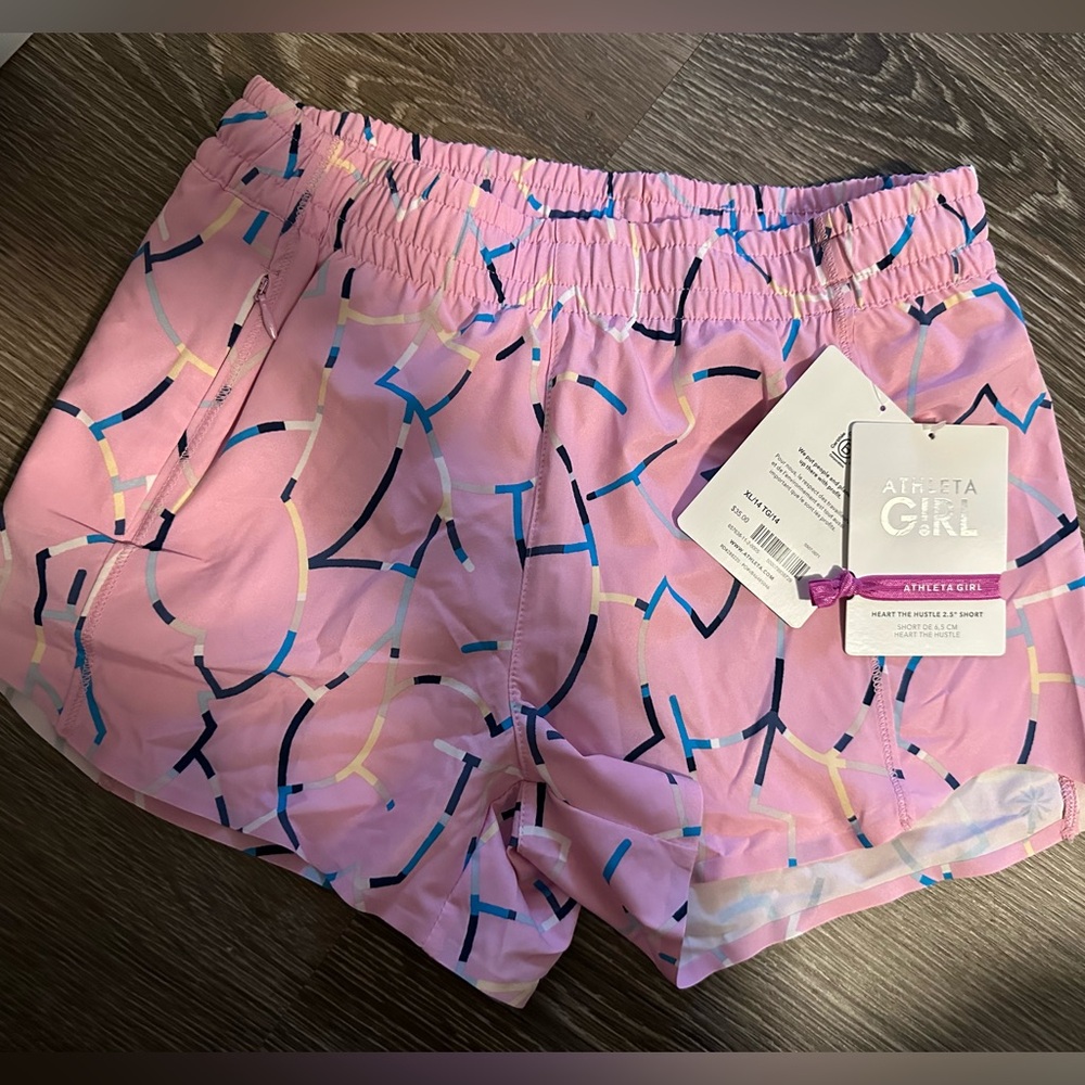 NWT Athleta Girl Heart the Hustle 2.5” Shorts